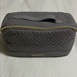Bagsmart Gray Quilted toiletries Bag